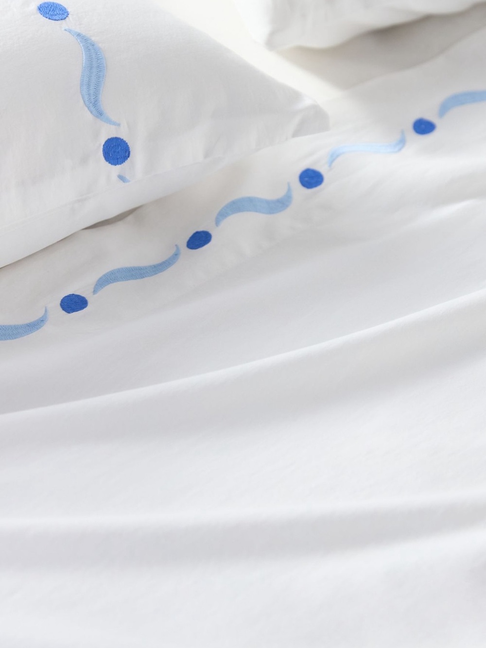 Anthropologie Anya organic cotton embroidered sheet set